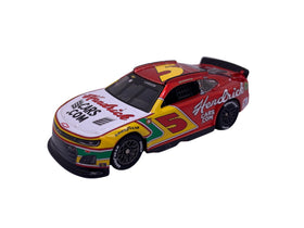 Hendrick Motorsports Kyle Larson diecast shows rolling rubber tires for realistic handling.