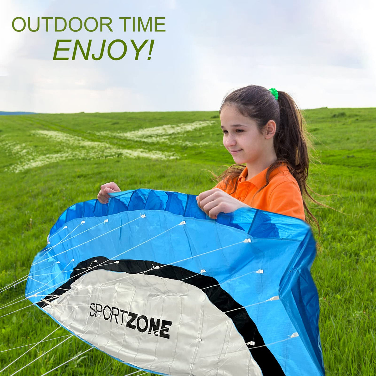 HENGDA KITE on a sunny beach ready to fly with family