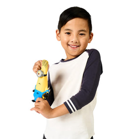 Stretches and returns to shape—Stuart the Stretchy Minion.