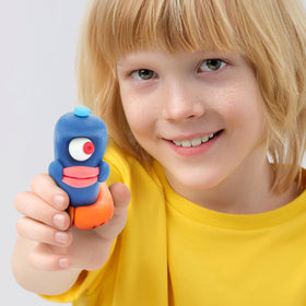 HEY CLAY Beasts Set non-toxic material supports safe creative play.