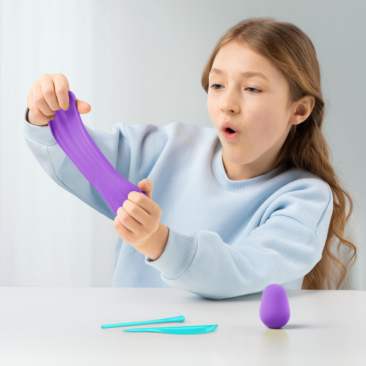 HEY CLAY soft pliable texture is pleasant to touch during play.