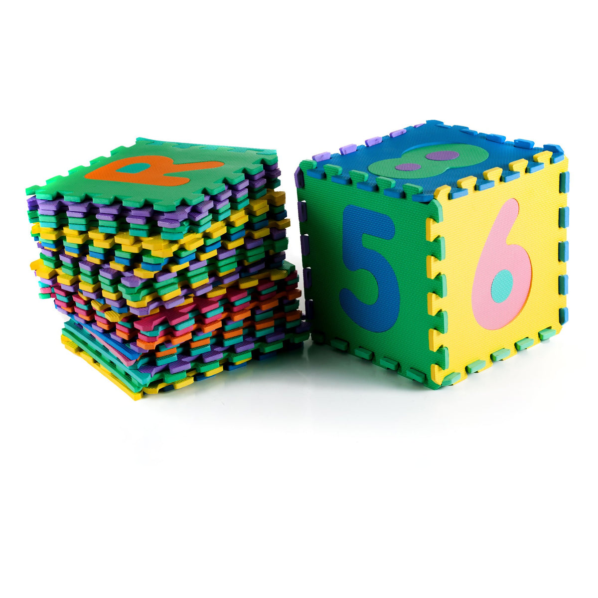 HEY! PLAY! Interlocking design supports flat layouts and three-dimensional building play.