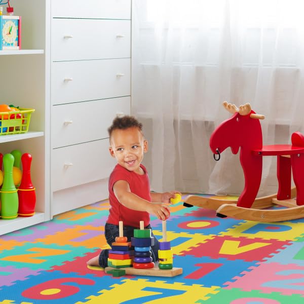 HEY! PLAY! Soft 0.25-inch foam provides a cushioned play surface.