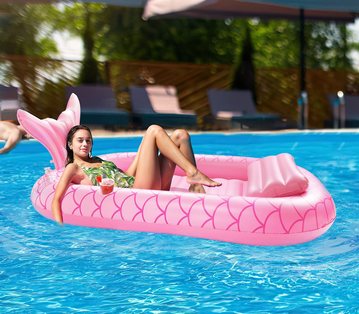 HeySplash all-in-one pool float offers versatile lounge for parties.