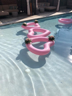 HeySplash heart pool float as a wedding or photoshoot prop for memorable moments
