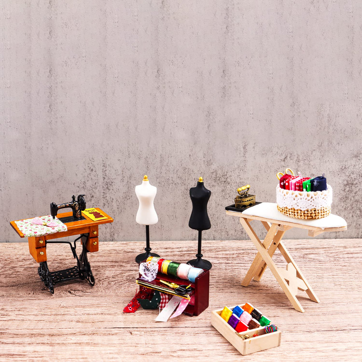 Hiawbon tiny ornament collection brightens miniature landscapes.