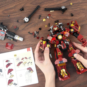HIGH GODO 588-piece mech model with full-color instructions