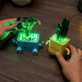 Hilighting compact kit blends with Lego aesthetics.
