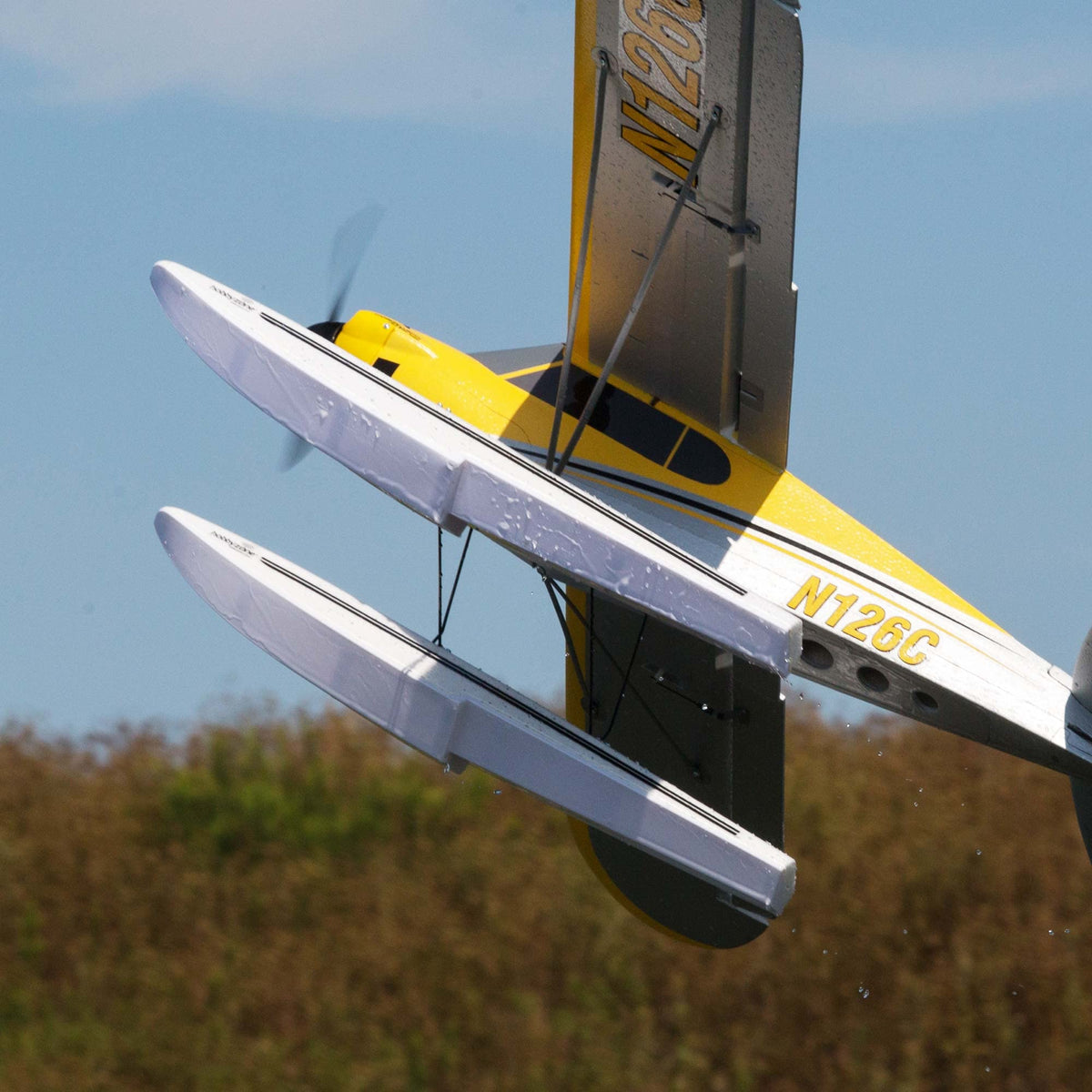 HobbyZone rear float mount showing compatibility with the original Super Cub for versatility