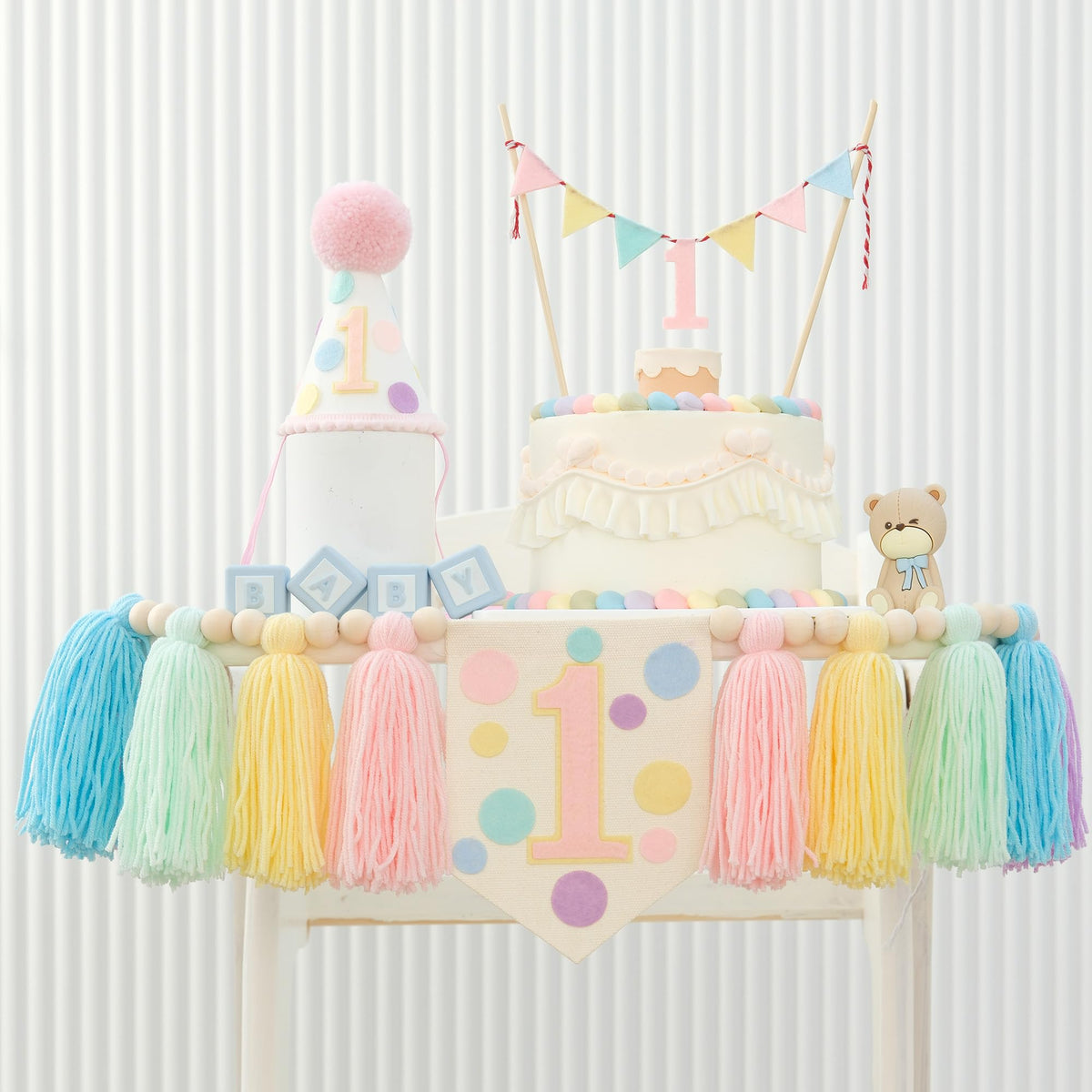 HODIHIWI colorful cake topper creates a focal point for the cake.