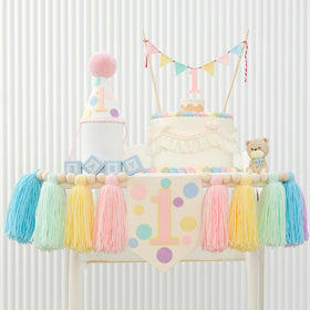 HODIHIWI colorful cake topper creates a focal point for the cake.