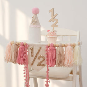 HODIHIWI memory-making banner helps capture baby milestones beautifully.