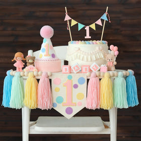 HODIHIWI rainbow dot birthday hat adds whimsy to the celebration.