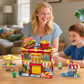 HOGOKIDS City Burger dining area with tables and chairs.