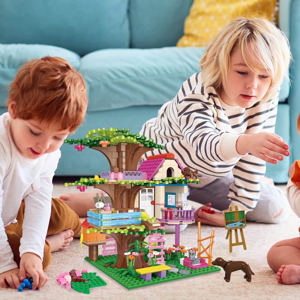 HOGOKIDS Tree House animals with four mini figures for interactive fun