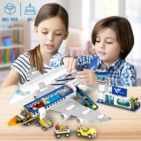 HOGOKIDS VIP lounge with security machines and magazines