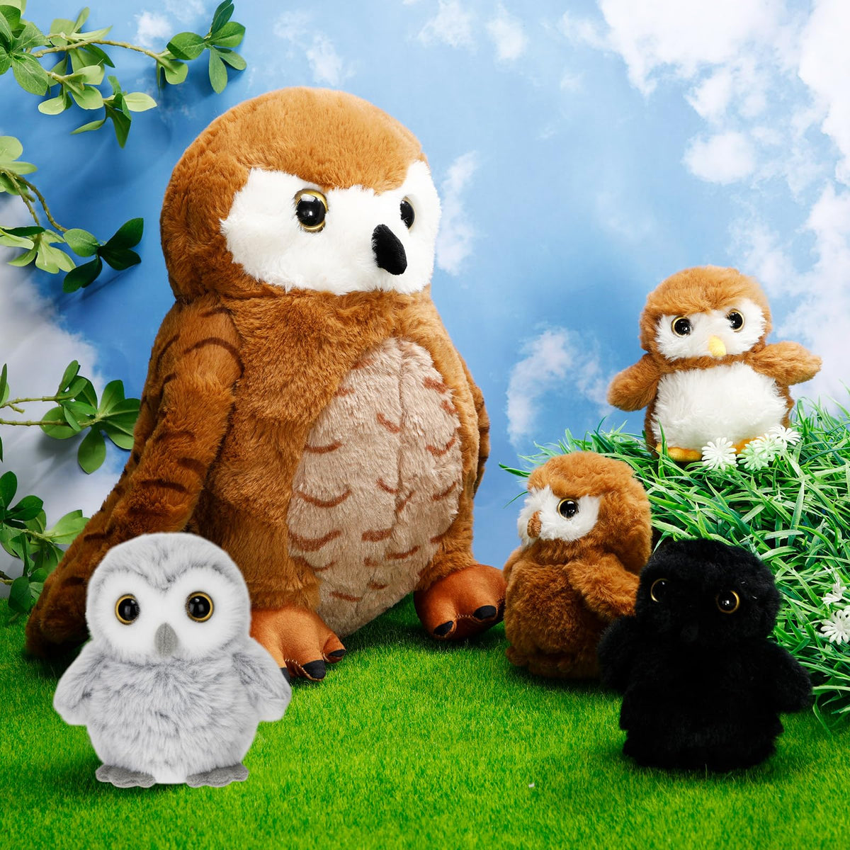 Hollowfly kids' room decor and gift set, charming owl display with baby companions.