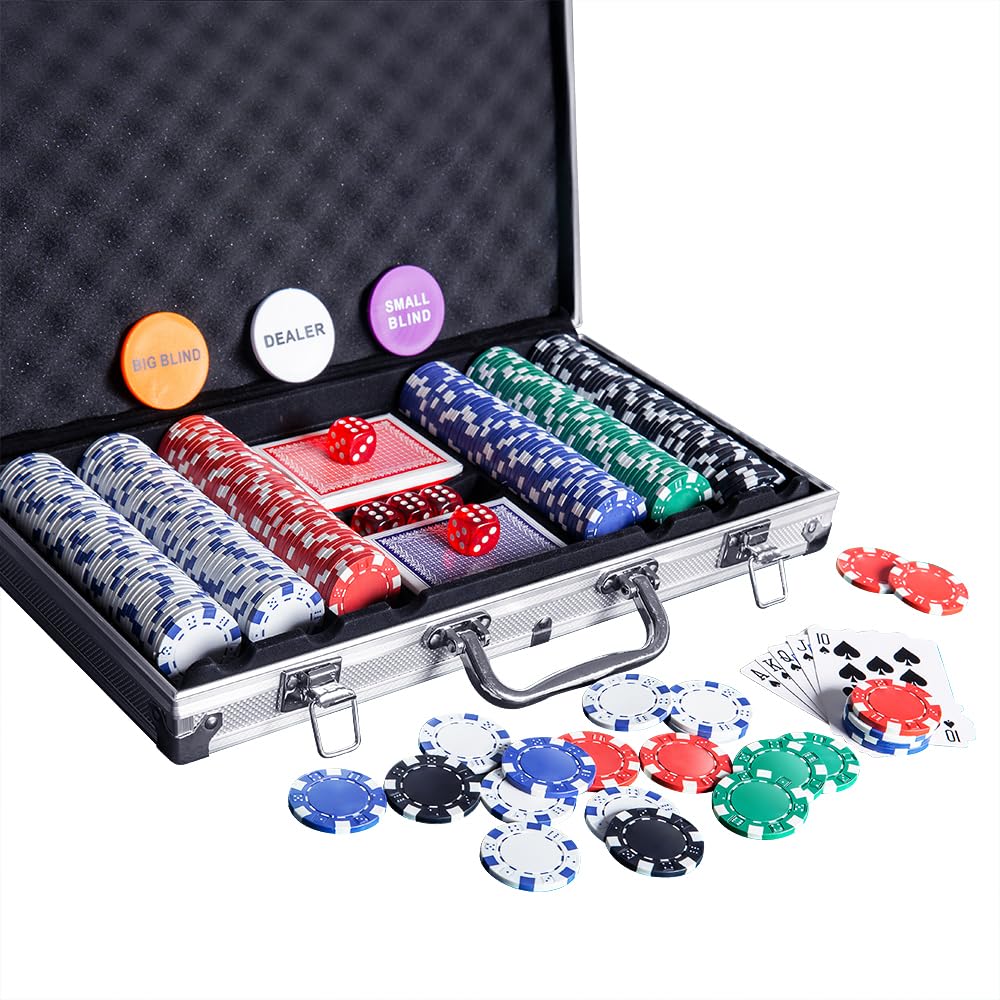 Homwom Poker Chip Set 300pcs laid out for a game night