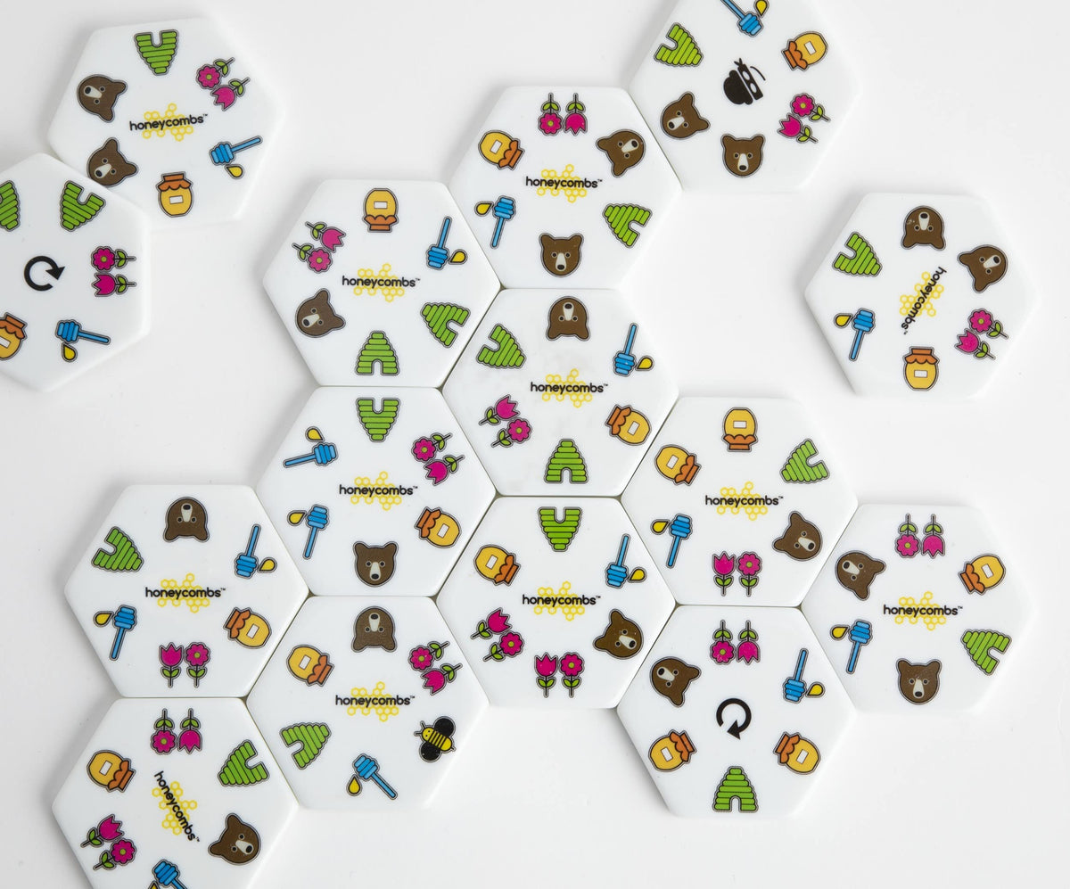 HoneyCombs drawstring pouch keeps tiles organized for on-the-go fun.