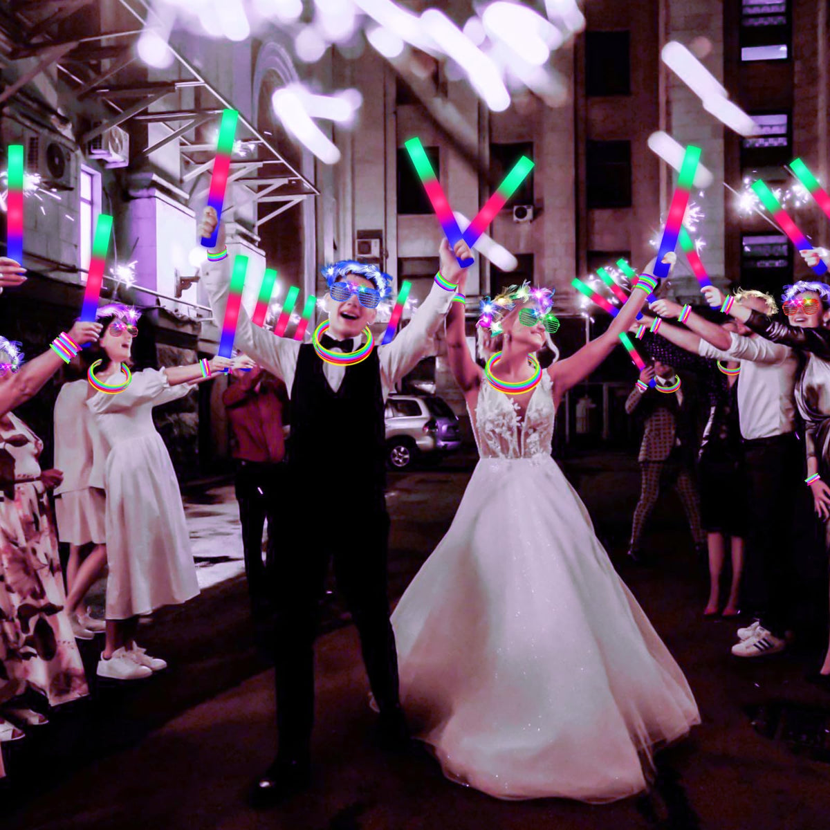 HONLYNE glow party pack creates a colorful ambiance for concerts and celebrations
