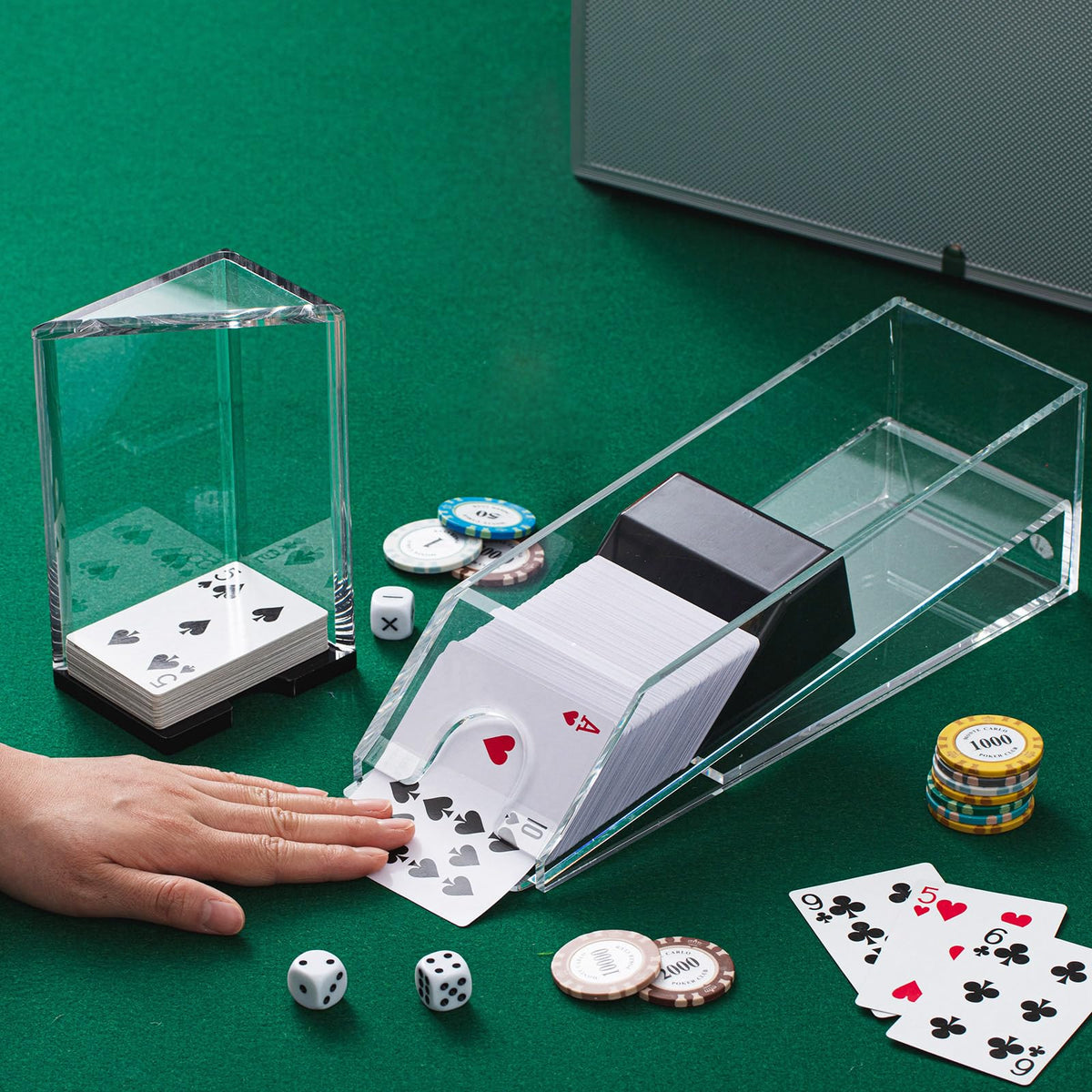 Honoson classic dealing prop set featuring shoe and discard tray.