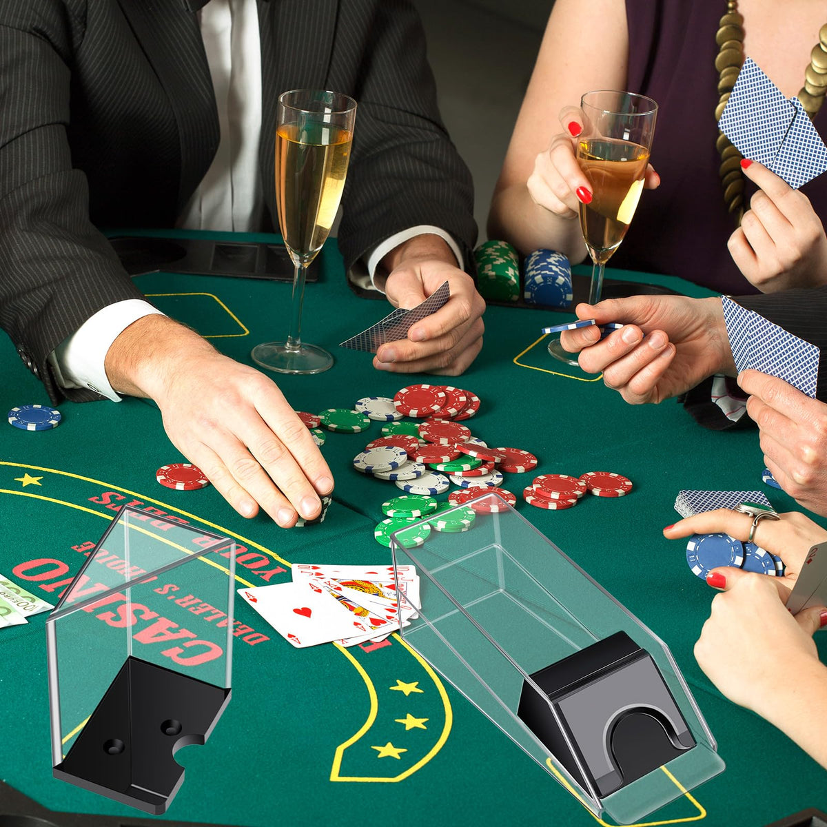 Honoson playing card shoe easy to use during casual poker.