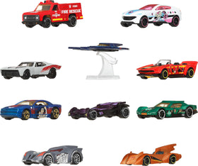 Hot Wheels Batman Batmobile 1:64 scale — detailed die-cast for kids and collectors.