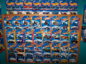 Hot Wheels for kids and collectors alike encourages imaginative racing play.