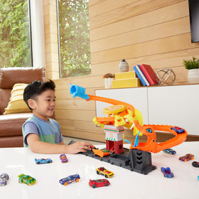 Hot Wheels City cobra tail randomizer guiding cars on three suspenseful paths.