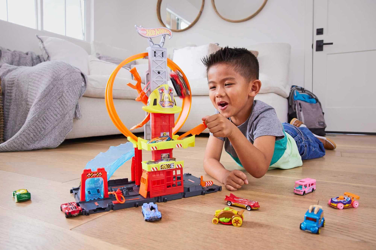 Hot Wheels City Super Loop Fire Station with dynamic loop highlighting height and stunts