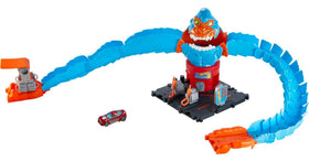 Hot Wheels City Wreck & Ride Gorilla Attack builds a bigger cityscape when combined with other sets.