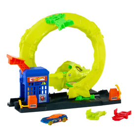 Hot Wheels Snake Spiral Attack Playset front view with dramatic snake nemesis.