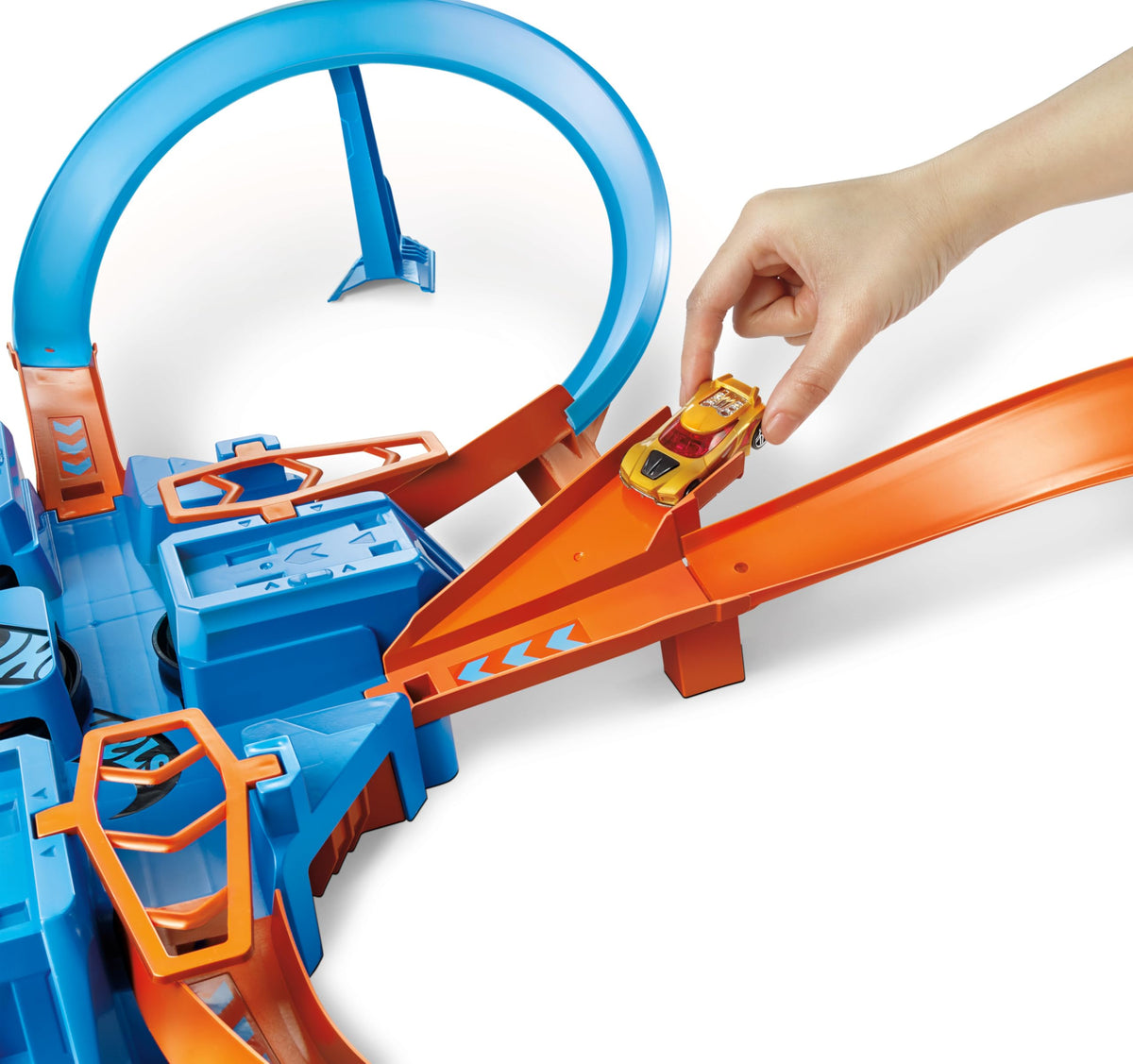 Hot Wheels car feeder ramp speeds up races