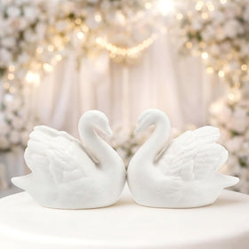 Vintage elegant Swan topper complements classic and modern themes