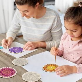 HOTPLACY DIY kit supports classroom or party crafts with engaging hands-on activities