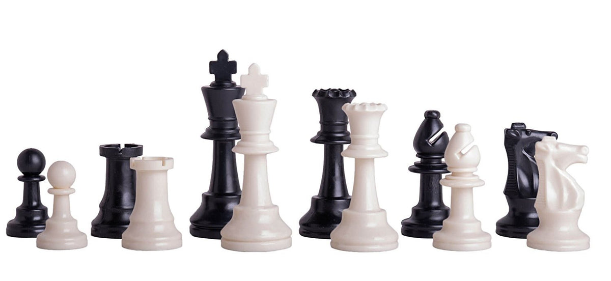 The House of Staunton regulation vinyl board in forest green supports smooth, authentic play.