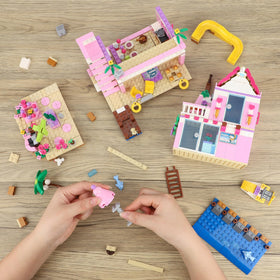 HSANHE villa parts pack highlights the 822-piece set for creative building.