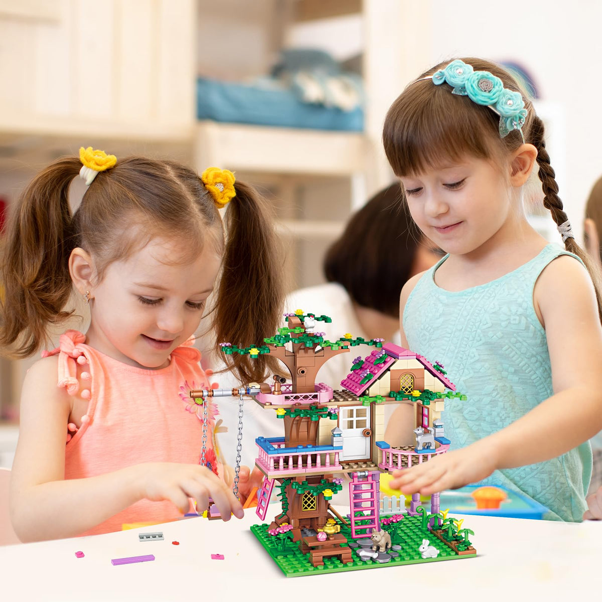 HSANHE Tree House Building Set sturdy design doubles as a charming display piece