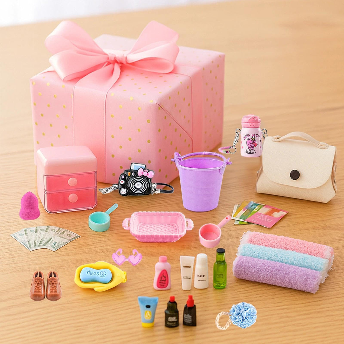 HSJH miniature cups and bath items for detail in tiny rooms