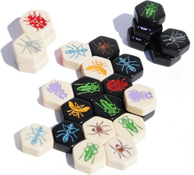 HUCH! Hive Pocket boardless play area demonstrating quick setup on any flat surface