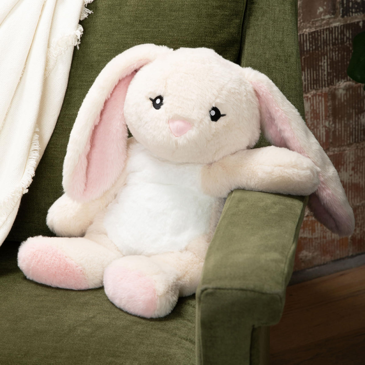 Machine-washable outer fabric keeps care simple after use.