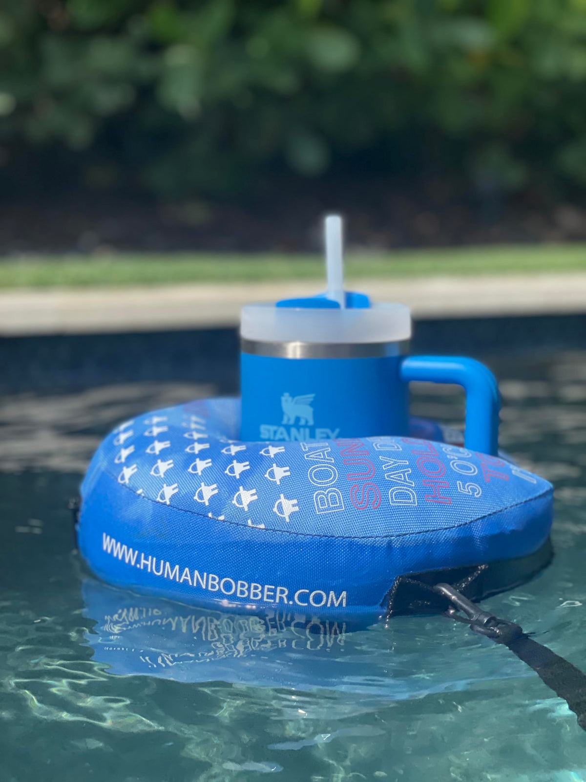 Human Bobber drink leash secures your 30-inch float for splash-free pool time