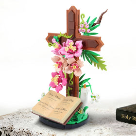 HUNKING Jesus Cross Flower assembly on a desk as a tranquil centerpiece.