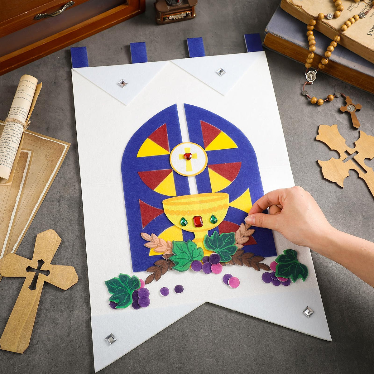 HunnmingRe felt banner material with a smooth texture for lasting display.