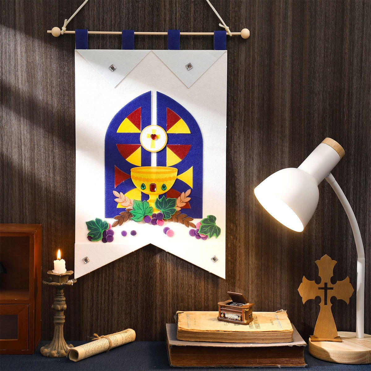 HunnmingRe gift ready banner kit for celebrations and family gatherings.