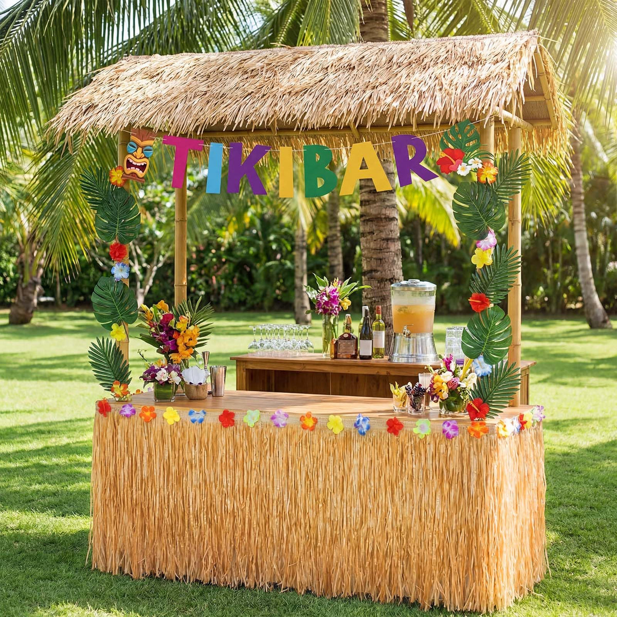 HunnmingRe gold grass table skirt elevates tables into a tropical centerpiece.
