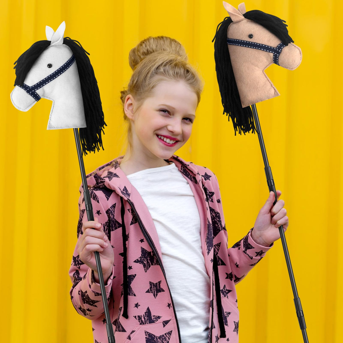 Hushee felt horse head decorations in four colors to match your cowboy theme.
