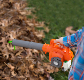 Husqvarna 125B nozzle and streamers show airflow for tactile feedback