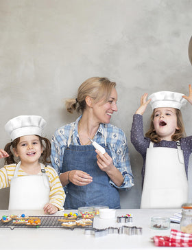 IAGBIBUI size fits ages 6-13, adjustable to most children.
