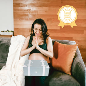 iAOVUEBY gift basket packaging conveys care and thoughtfulness to new parents.